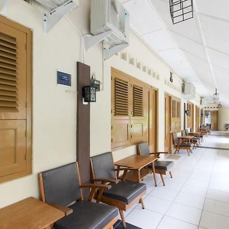 Reddoorz Near Rs Sarjito Yogyakarta Hotel Exterior photo