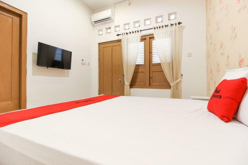 Reddoorz Near Rs Sarjito Yogyakarta Hotel Exterior photo