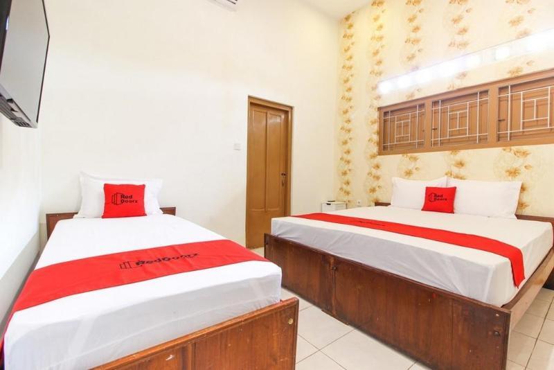Reddoorz Near Rs Sarjito Yogyakarta Hotel Exterior photo